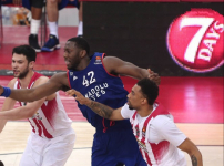 Olympiacos: 87 - Anadolu Efes: 72