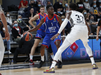 LDLC Asvel Villeurbanne: 75 - Anadolu Efes: 73