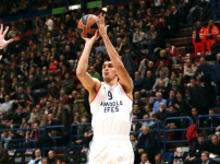 EA Milano: 88 - Anadolu Efes: 84