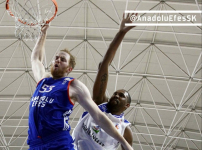 Anadolu Efes won with a major difference in Büyükçekmece: 79-52