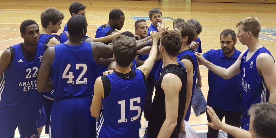 Slovenya kampını farklı galibiyetle tamamladık: 98-73