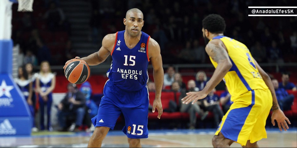 Anadolu Efes play off yolunda istediğini aldı: 92-87