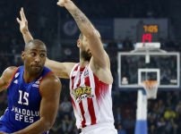 Anadolu Efes: 87 - Olympiacos: 91