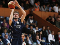 Anadolu Efes Tofaş deplasmanından galibiyet ile dönüyor: 84-78