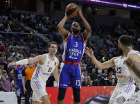 Real Madrid: 94 - Anadolu Efes: 85