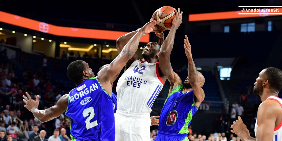 Anadolu Efes: 70 - Tofaş: 76