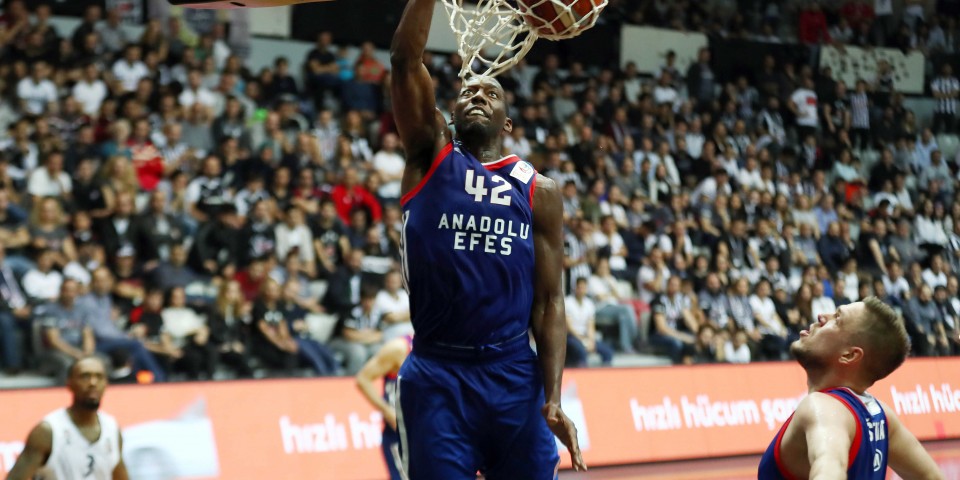 Beşiktaş Sompo Japan: 67 - Anadolu Efes: 64
