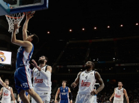 Real Madrid: 90 - Anadolu Efes: 70