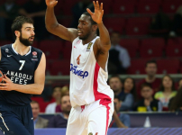 Anadolu Efes: 78 - Olympiacos: 83