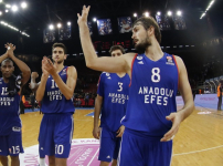 Anadolu Efes lider, en çok asist yapan oyuncu Heurtel...