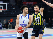 Anadolu Efes: 81 - Fenerbahçe Beko: 82