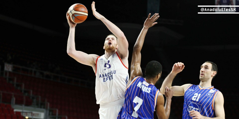 Anadolu Efes farka koştu: 95-67