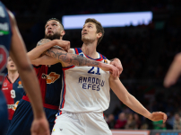 Anadolu Efes isn’t slowing down: 102-92 