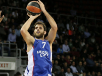 Anadolu Efes: 5 - Real Madrid: 13