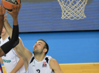 Anadolu Efes: 61 - Nizhny Novgorod: 65 