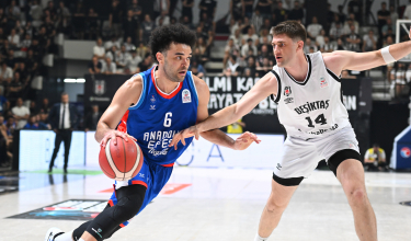Beşiktaş Fibabanka: 97 - Anadolu Efes: 70