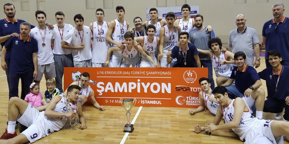 Anadolu Efes Yıldız Takımı Türkiye Şampiyonu...