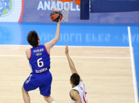 Anadolu Efes: 68 - Brose Bamberg: 87