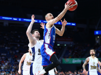 Anadolu Efes: 70 - Fenerbahçe Beko: 101