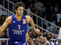 Anadolu Efes Oğulcan Baykan ile sözleşme yeniledi...