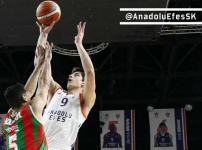 Anadolu Efes ascends to the top: 96-70