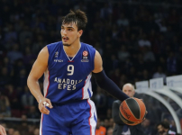 Anadolu Efes: 63 - Real Madrid: 76