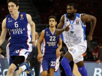 Anadolu Efes: 5 - Laboral Kutxa: 5