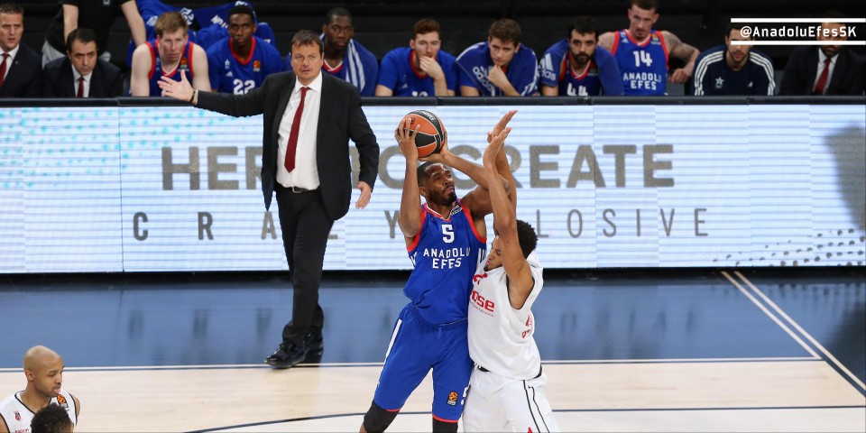 Derrick Brown Haftanın En Değerli Performansı Listesinde...