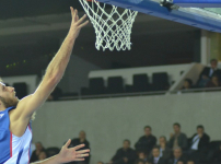 Banvit: 76 - Anadolu Efes: 74
