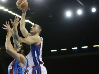 Anadolu Efes Trabzonspor’a geçit vermedi: 70-66