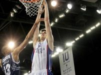 Anadolu Efes takes the first step: 88-71