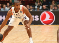 Anadolu Efes: 6 - Laboral Kutxa: 7