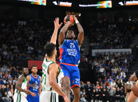 Anadolu Efes: 77 - Panathinaikos Aktor: 81