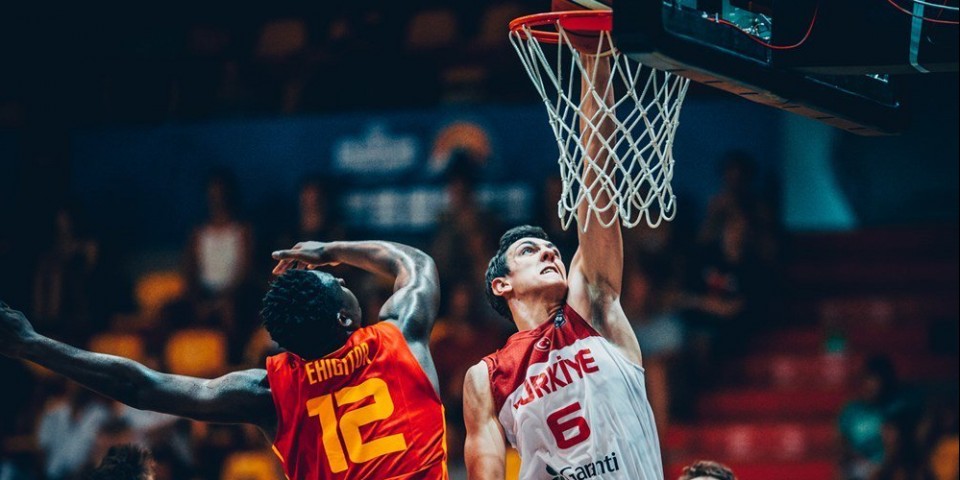 Yiğitcan ve Muhaymin'in çabası finale yetmedi : 69-71