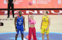 Pink Ball took off from Pınar Deniz's hands...