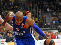 Efes defeats Olympiacos 81-68 in Athens, concludes the group in the second spot...