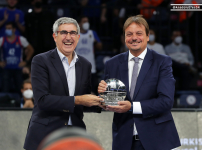 Ergin Ataman Receives “Coach of the Year” Award… 