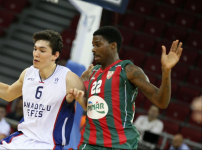 Anadolu Efes Karşıyaka’ya şans tanımadı: 67-65