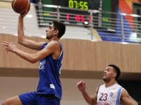 Anadolu Efes Acıbadem Turnuvası'na galibiyetle başladı...