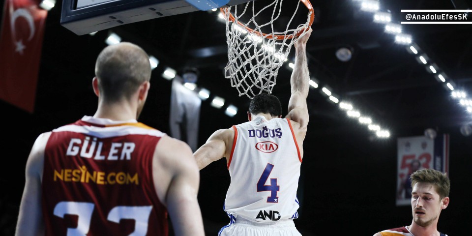 Anadolu Efes is in the semifinals: 87-76