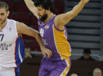 Winning start to the second half by Anadolu Efes: 77-67