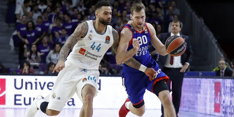 Real Madrid: 87 - Anadolu Efes: 68