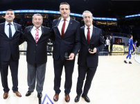 Anadolu Efes Spor Kulübü çalışanlarını onurlandırdı...