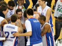 Anadolu Efes zirveye yükseldi...