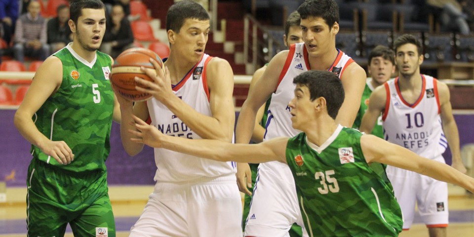 Gençlerimiz Yeşilgiresun Belediyespor’u rahat geçti: 109-54
