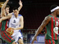 Anadolu Efes seride 1-0 öne geçti: 96-90