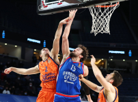 EL: Anadolu Efes 99 - 83 Valencia