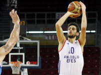 Hard-fought win for Anadolu Efes: 87-77