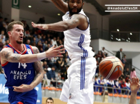 İstanbul Büyükşehir Belediye: 84 - Anadolu Efes: 58